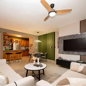 10min Airport & Homs - Dream - Pool & Gym Apartment